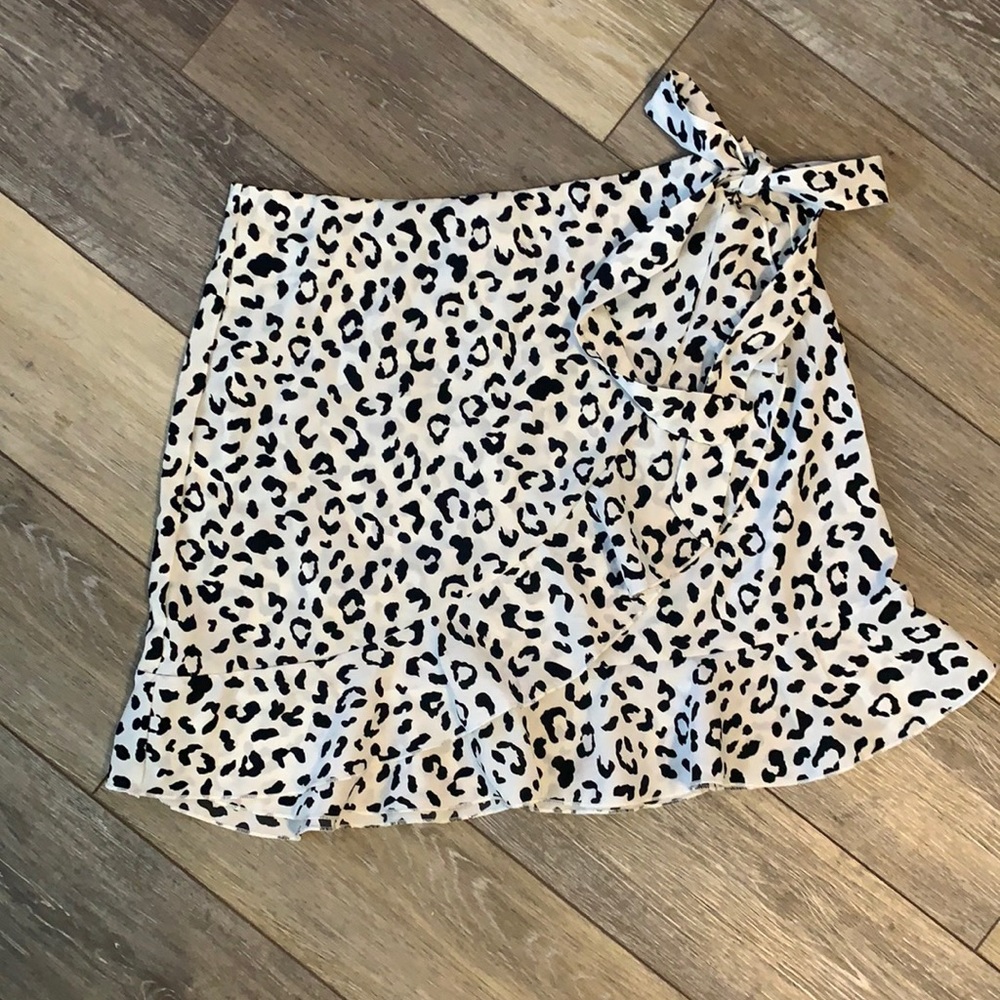 Black and White Leopard Wrap Skirt - L
